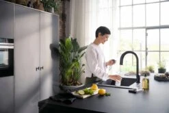 Hansgrohe Aqittura M91 - Grifo De Fregadero Con Caño Extraíble, SodaSystem, SBox, Negro Mate 76836670 11 Hansgrohe Aqittura M91 - Grifo De Fregadero Con Caño Extraíble, SodaSystem, SBox, Negro Mate 76836670 -Cocina Artículos Tienda 53b689af216651379e40ea1c