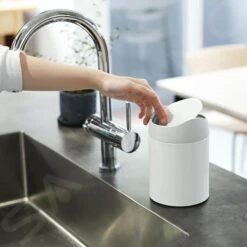 Simplehuman Cubos De Basura - Cubo De Basura Mini Para Mesa 1,5 L, Blanco CW2079 -Cocina Artículos Tienda 8dc79b50e806ad87a52e0089